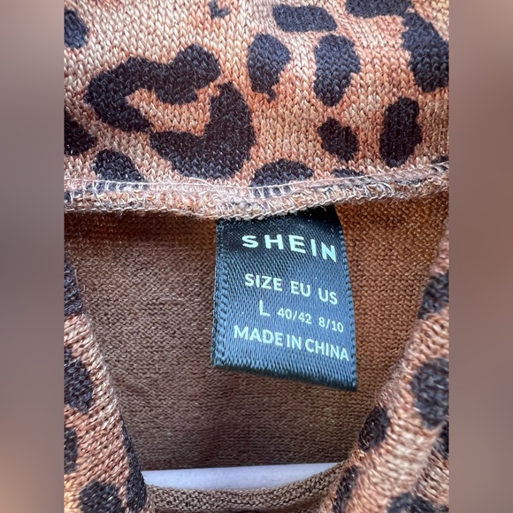 NWOT leopard turtleneck sweater - Picture 4 of 5